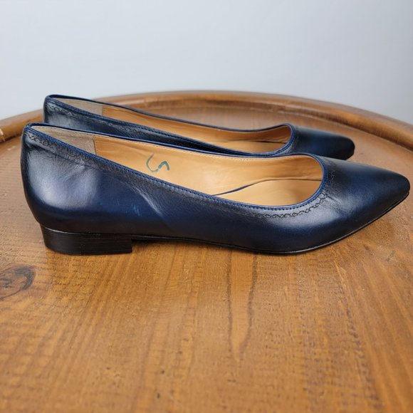 Lucchese women's size 7 , NM7945, navy blue, pointy flat shoe - Picture 4 of 4
